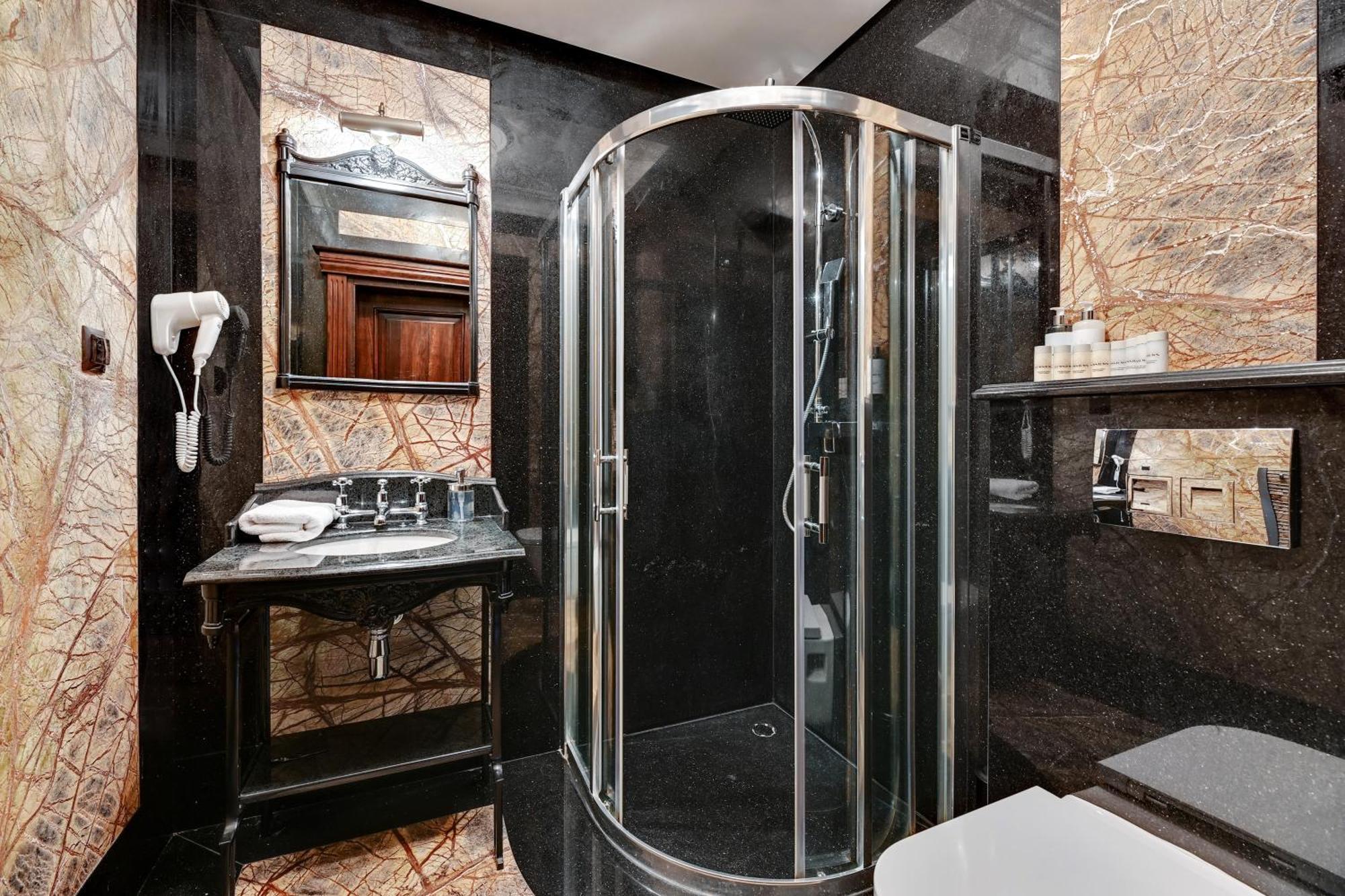 Waterlane Riverside Spa, Pool & Gym By Downtown Apartments Гданьск Номер фото